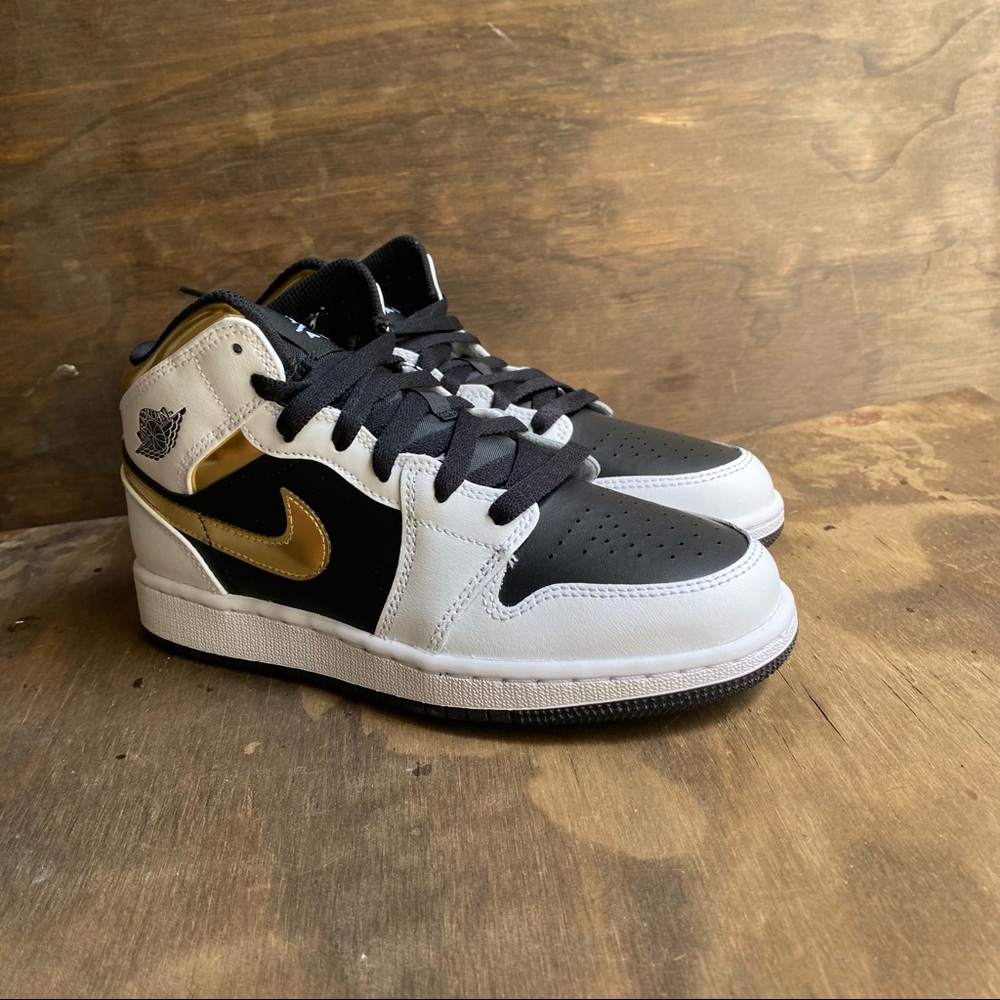 Jordan mids - Picture 3 of 6